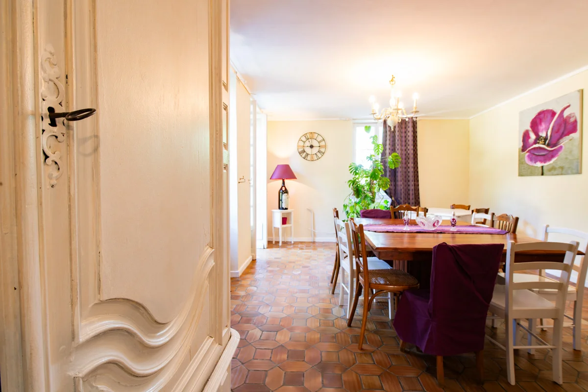 Villa_de_Gabarre_Salle_a_manger